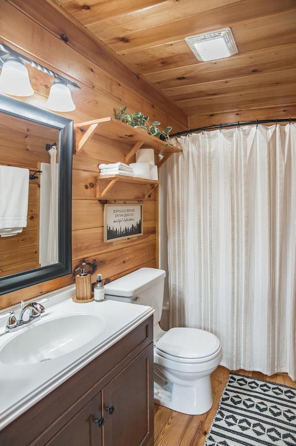 Tree Top Lodge - Gorgeous Lake Cabin With Hot Tub & Magnificent Views Of Forests And Mountains! Cabin Butler Εξωτερικό φωτογραφία
