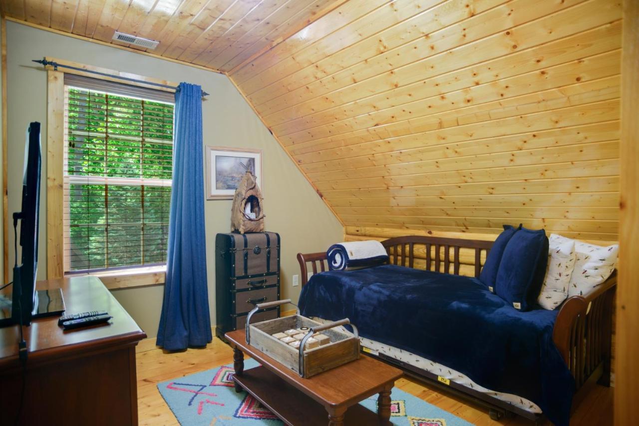 Tree Top Lodge - Gorgeous Lake Cabin With Hot Tub & Magnificent Views Of Forests And Mountains! Cabin Butler Εξωτερικό φωτογραφία