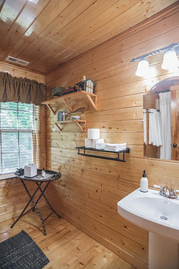 Tree Top Lodge - Gorgeous Lake Cabin With Hot Tub & Magnificent Views Of Forests And Mountains! Cabin Butler Εξωτερικό φωτογραφία